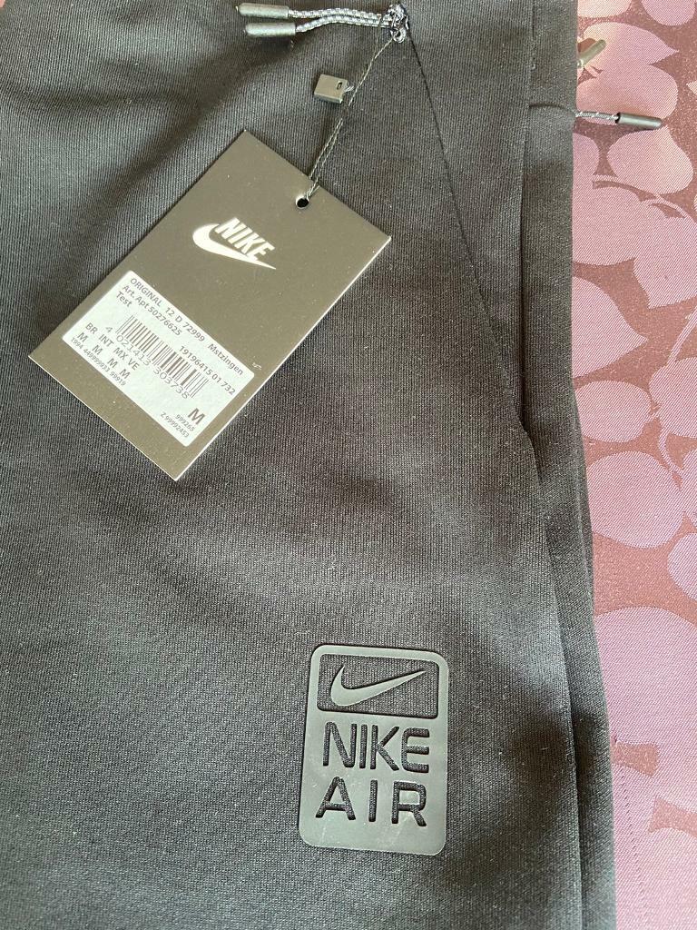 slim fit nike tech